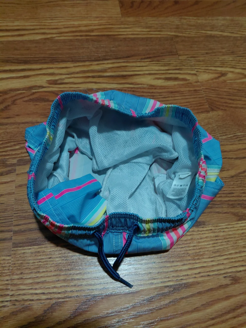 Vineyard Vines Swim Trucks Kids Size 4T Boy Blue Pink Yellow Striped Swim Shorts